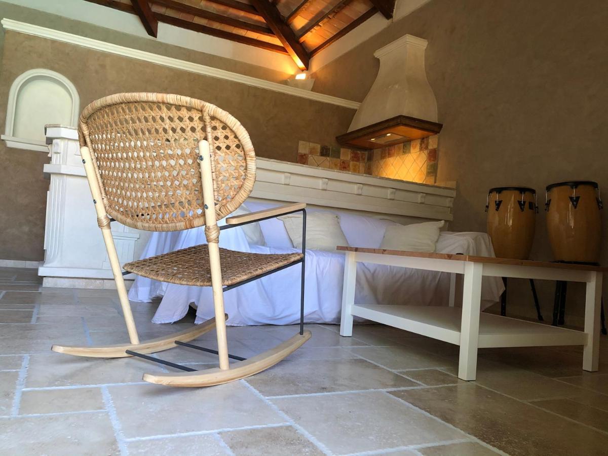 Le Pool House - Private Jacuzzi - Mas Des Sous Bois Hotel Ventabren Kültér fotó