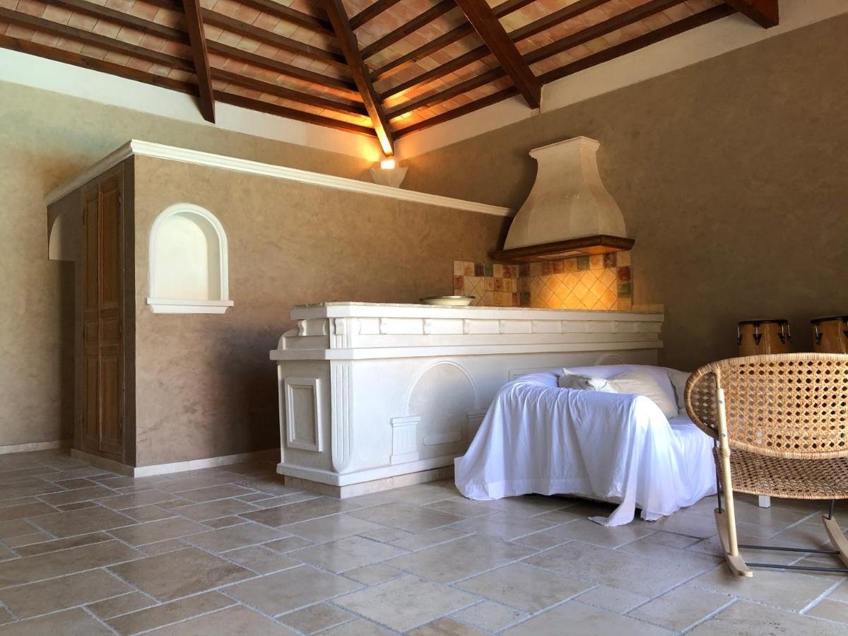 Le Pool House - Private Jacuzzi - Mas Des Sous Bois Hotel Ventabren Kültér fotó
