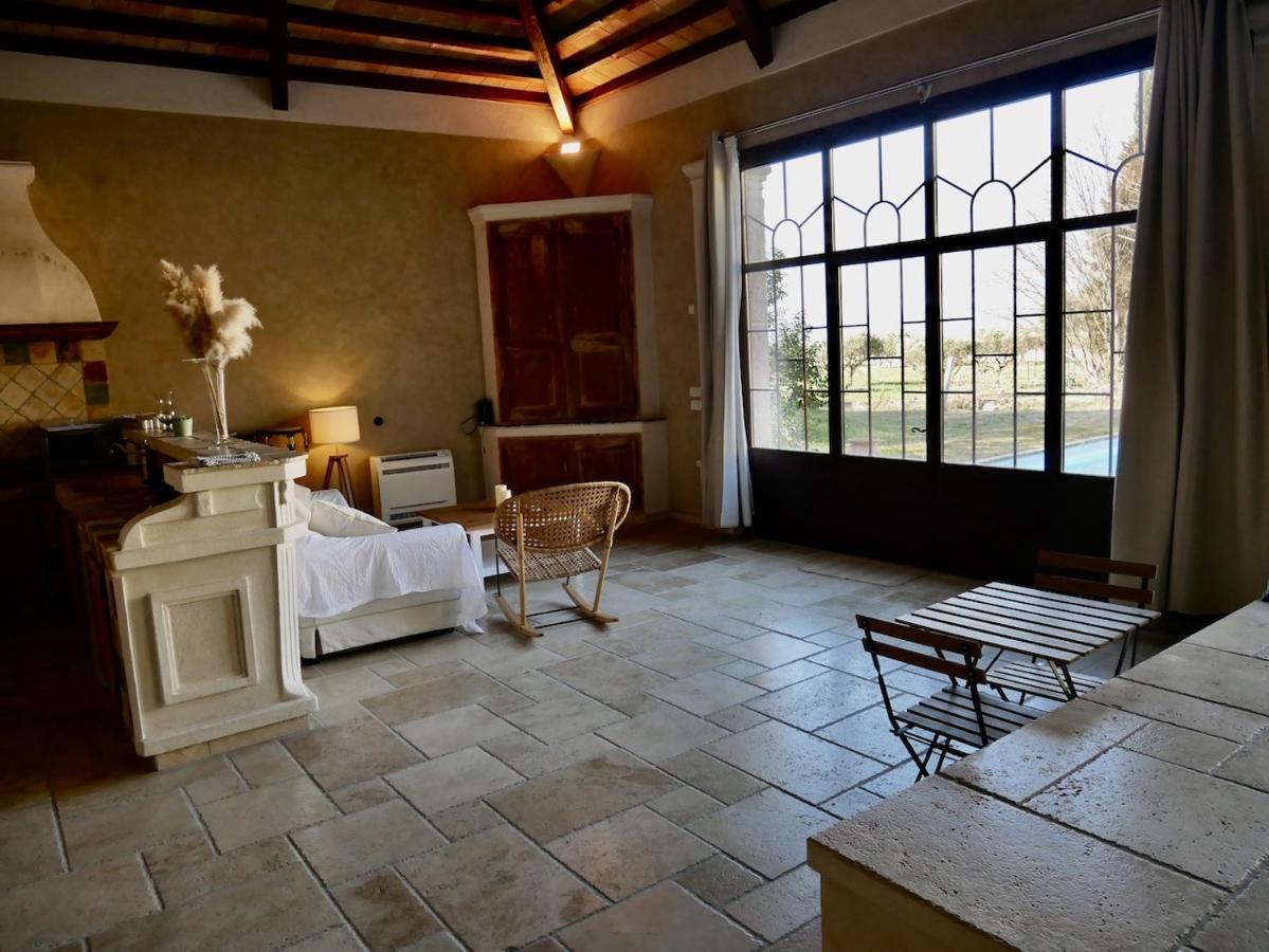 Le Pool House - Private Jacuzzi - Mas Des Sous Bois Hotel Ventabren Kültér fotó