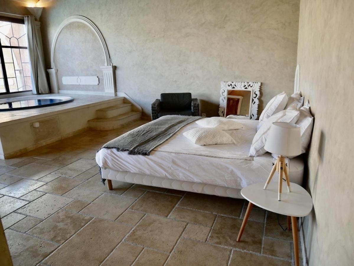 Le Pool House - Private Jacuzzi - Mas Des Sous Bois Hotel Ventabren Kültér fotó